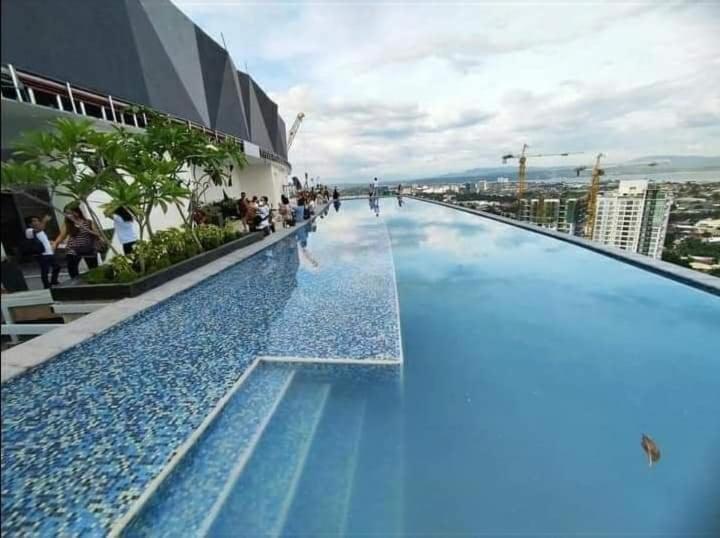 Aeon Towers Studio Suite Davao Stadt Exterior foto